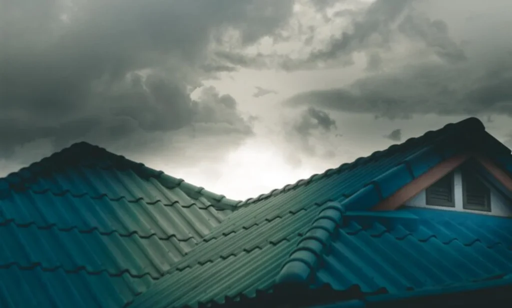Why Hurricane Season is the Worst Time to Replace Your Roof